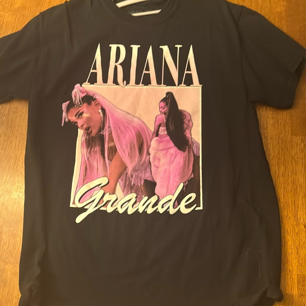 ariana grande shirt